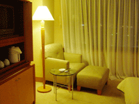 パンパシフィックホテル横浜　オットマン付き1人掛けソファー